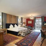 Mountainrelaxktzh Bed and Breakfast *
